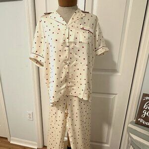 NWT Splendid 2-piece pajama set, size XL. Beige with red hearts.
